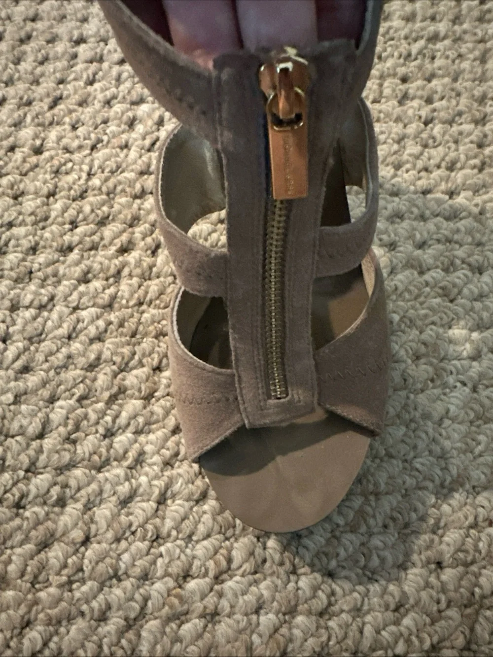 Michael Kors Berkley taupe suede strappy wedge sandals Sz 8 with gold detail